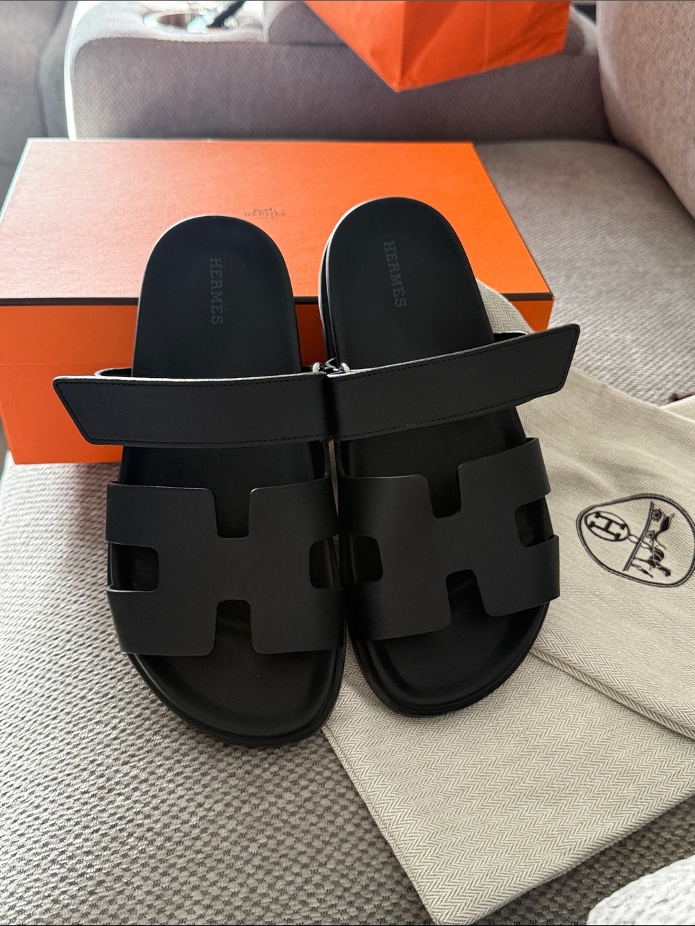 Hermès Chypre sandal in Noir | 38 - Picture 3 of 12